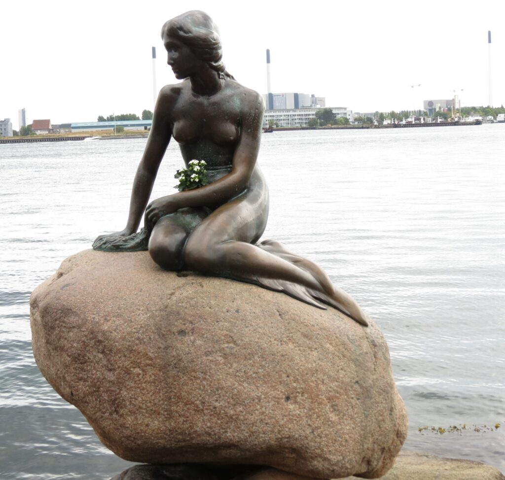 Crucero. Copenhague. Sirenita, adios. Pequeño país