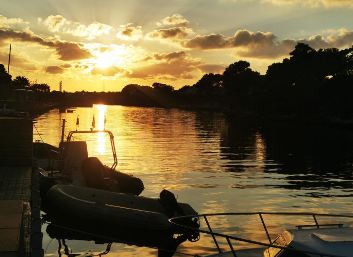 Menorca. Atardecer en ría Mahón